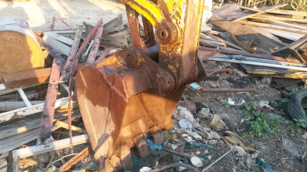 ขายแม็คโคร SUMITOMO Pc40 เครื่องอีสุ C240 4สูบ พร้อมใช้งานครับ ขาย 165000 บาทไทย