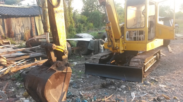 ขายแม็คโคร SUMITOMO Pc40 เครื่องอีสุ C240 4สูบ พร้อมใช้งานครับ ขาย 165000 บาทไทย