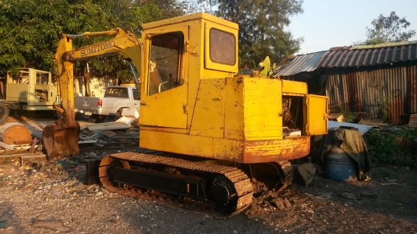 ขายแม็คโคร SUMITOMO Pc40 เครื่องอีสุ C240 4สูบ พร้อมใช้งานครับ ขาย 165000 บาทไทย