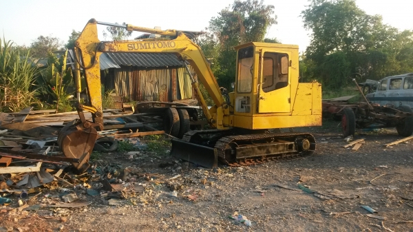 ขายแม็คโคร SUMITOMO Pc40 เครื่องอีสุ C240 4สูบ พร้อมใช้งานครับ ขาย 165000 บาทไทย