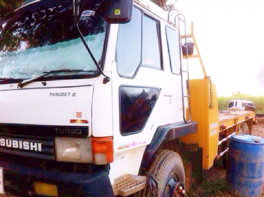 MITSUBISHI FUSO FN527S TURBO 220 HP 6D16 TF 6200 สิบล้อ 2 เพลา เทรลเลอร์ท้ายลาดขึ้นรถแบ็คโฮ PC 200,CAT 320 ได้สบายเลยครับ เครื่องเดิมๆเกียร์เดิม 10 SPEED ภายในเก๋งคอนโซลสวยครบ แอร์ พวงมาลัยเพาเวอร์ ระบบเบรคทริ๊ปฟี้ครบพร้อม ช่วงล่างแน่นเหล็กบัมอย่างดีในการ