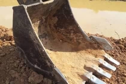 KOBELCO MARK III SK 120 เอกสารเล่มทะเบียนครบ รถสภาพดีบอดี้เดิมๆพร้อมทำงานได้เลยครับ เครื่องยนต์เดิมปั๊มเดิมทำงานได้เร็วไม่มีโหลดครับ ภายในเก๋งกระจกด้านหน้าแตกนะครับ อุปกรณ์ภายในครบพร้อม ภายนอกบูมอาร์มมีปะนิดหน่อยครับแต่ทำงานได้ดีได้เร็ว ช่วงล่างเอวแน่น เฟ