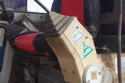 KOBELCO MARK III SK 120 เอกสารเล่มทะเบียนครบ รถสภาพดีบอดี้เดิมๆพร้อมทำงานได้เลยครับ เครื่องยนต์เดิมปั๊มเดิมทำงานได้เร็วไม่มีโหลดครับ ภายในเก๋งกระจกด้านหน้าแตกนะครับ อุปกรณ์ภายในครบพร้อม ภายนอกบูมอาร์มมีปะนิดหน่อยครับแต่ทำงานได้ดีได้เร็ว ช่วงล่างเอวแน่น เฟ