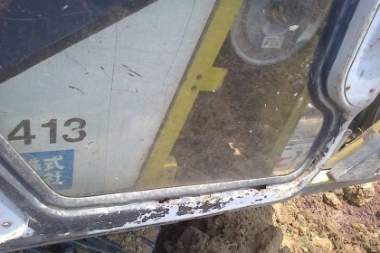 KOBELCO MARK III SK 120 เอกสารเล่มทะเบียนครบ รถสภาพดีบอดี้เดิมๆพร้อมทำงานได้เลยครับ เครื่องยนต์เดิมปั๊มเดิมทำงานได้เร็วไม่มีโหลดครับ ภายในเก๋งกระจกด้านหน้าแตกนะครับ อุปกรณ์ภายในครบพร้อม ภายนอกบูมอาร์มมีปะนิดหน่อยครับแต่ทำงานได้ดีได้เร็ว ช่วงล่างเอวแน่น เฟ