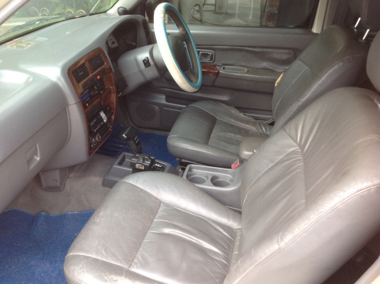 ขายรถนิสสัน ฟรอนเทรีย แค๊ป เครื่องเบนซิน เกียร์ออโต้แท้ จากโรงงาน