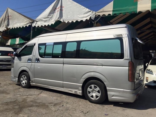 TOYOTA COMMUTER 2.5. ดีเซล ปี 09 เกีย MT