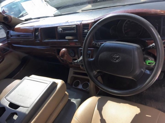 TOYOTA COMMUTER 2.5. ดีเซล ปี 09 เกีย MT