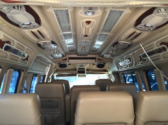 TOYOTA COMMUTER 2.5. ดีเซล ปี 09 เกีย MT