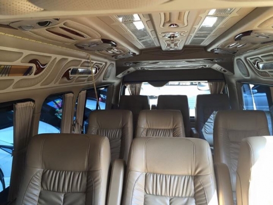 TOYOTA COMMUTER 2.5. ดีเซล ปี 09 เกีย MT