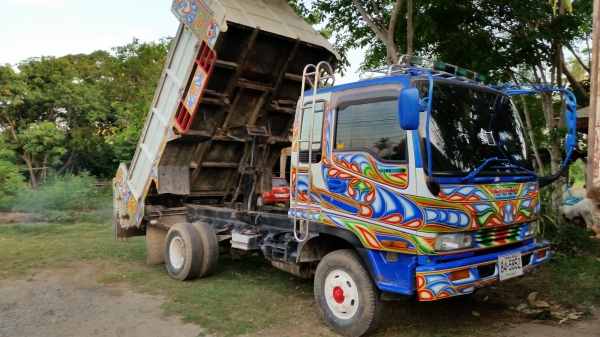 ขายหกล้อISUZU Deca 210