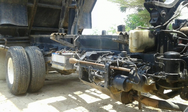 ขายหกล้อISUZU Deca 210