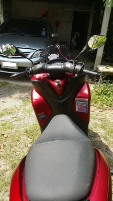 ขาย Yamaha Tricity สีแดงครับ ใช้รถรักษามาก 4600กม. ออกรถ กค.57