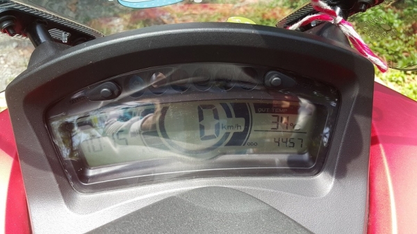 ขาย Yamaha Tricity สีแดงครับ ใช้รถรักษามาก 4600กม. ออกรถ กค.57