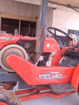 ขายรถไถคูโบต้า. 14 แรงนั่งขับสภาพสวยมากๆอุปกร. ดันหน้า,ผาน 3. ,ล้อเหล็ก พร้อมลุยงานครับเหมาะกับเฒ่าแก่สวนยางครับ..ประหยัดนำ้มันสุดๆๆ ขายรถไถคูโบต้า. 14 แรงนั่งขับสภาพสวยมากๆอุปกร. ดันหน้า,ผาน 3. ,ล้อเหล็ก พร้อมลุยงานครับเหมาะกับเฒ่าแก่สวนยางครับ..ประหยัดนำ้มันสุดๆๆ