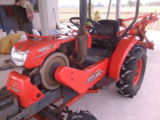 ขายรถไถคูโบต้า. 14 แรงนั่งขับสภาพสวยมากๆอุปกร. ดันหน้า,ผาน 3. ,ล้อเหล็ก พร้อมลุยงานครับเหมาะกับเฒ่าแก่สวนยางครับ..ประหยัดนำ้มันสุดๆๆ ขายรถไถคูโบต้า. 14 แรงนั่งขับสภาพสวยมากๆอุปกร. ดันหน้า,ผาน 3. ,ล้อเหล็ก พร้อมลุยงานครับเหมาะกับเฒ่าแก่สวนยางครับ..ประหยัดนำ้มันสุดๆๆ