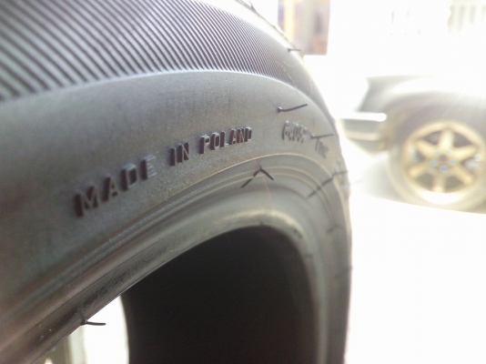 ขายยางบริสโตน S001 225/40/19-255/35/19 รันแฟรด ปี12 ไม่มีปะ ไม่มีแตกลายงา ไม่มีฉีก