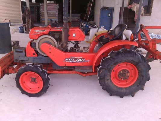 ขายรถไถคูโบต้า. 14 แรงนั่งขับสภาพสวยมากๆอุปกร. ดันหน้า,ผาน 3. ,ล้อเหล็ก พร้อมลุยงานครับเหมาะกับเฒ่าแก่สวนยางครับ..ประหยัดนำ้มันสุดๆๆ