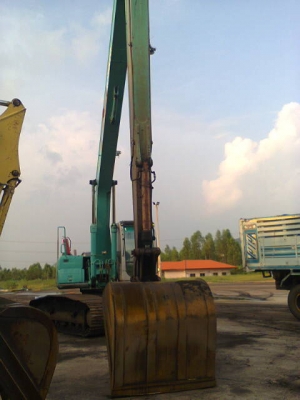 KOBELCO SK200MACK6 YN10ใช้งาน1XXXXบูมยาว+บูมสั้น KOBELCO SK200MACK6 YN10ใช้งาน1XXXXบูมยาว+บูมสั้น
