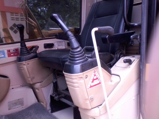 ขายด่วน รถแม็คโคร CAT 307 v.3