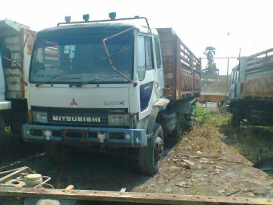 ขายซากรถบรรทุก10ล้อ2เพลาดั้ม MITSUBISHI TURBO 220 HP ชื้อไปเก็บลายละเอียด ส่วนที่ไม่ครบ ทำสีใหม่ สวยครับ