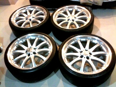 ล้อBMW - HARTGE ขนาด 22 นิ้ว 5 รู แท้จากเยอรมัน พร้อมยางดอกเต็มๆ หน้า 265-30-22 หลัง 295-25-22 .Tel.085-150-9040 P   95,000 บาท