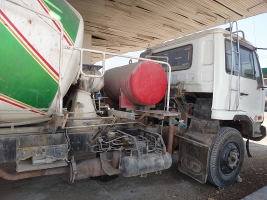 ขายด่วน รถโม่ปูน  NiSSAN  CW  430    6`คิว  พร้อมใช้งาน