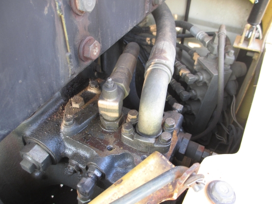 จองไปซะแล้ว KOMATSU PC60 - 7 แทรกเหล็ก เก่านอก เอวแน่น ปั็มแรง สภาพพร้อมใช้ สุดๆเอาไปแบ่งกันใช้ได้เลยครับ   น้องร็อค จัดหั้ย สนใจโทร สอบถามได้ 081-8535656