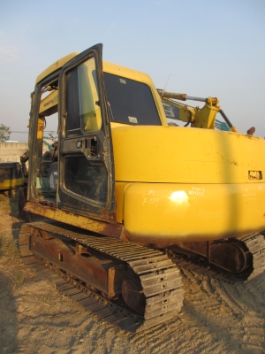 จองไปซะแล้ว KOMATSU PC60 - 7 แทรกเหล็ก เก่านอก เอวแน่น ปั็มแรง สภาพพร้อมใช้ สุดๆเอาไปแบ่งกันใช้ได้เลยครับ   น้องร็อค จัดหั้ย สนใจโทร สอบถามได้ 081-8535656