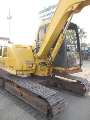จองไปซะแล้ว KOMATSU PC60 - 7 แทรกเหล็ก เก่านอก เอวแน่น ปั็มแรง สภาพพร้อมใช้ สุดๆเอาไปแบ่งกันใช้ได้เลยครับ   น้องร็อค จัดหั้ย สนใจโทร สอบถามได้ 081-8535656