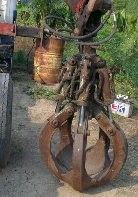 เฮี้ยบ 3 ตัน FERRARI 708 3ชัก พร้อมตัวคีบ 1.2 เมตร ใช้งานได้ทันที นครปฐม เจ้าของขายเองครับ