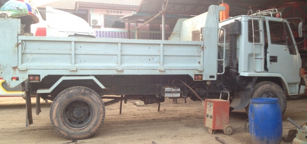 ขาย Isuzu Rocky 6 ล้อ ยาง 900