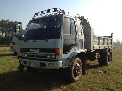 ขาย Isuzu Rocky 6 ล้อ ยาง 900 ขาย Isuzu Rocky 6 ล้อ ยาง 900