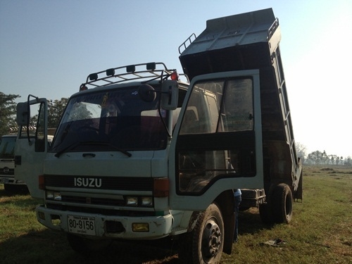 ขาย Isuzu Rocky 6 ล้อ ยาง 900 ขาย Isuzu Rocky 6 ล้อ ยาง 900