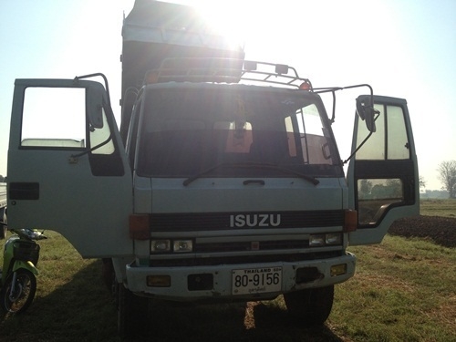 ขาย Isuzu Rocky 6 ล้อ ยาง 900 ขาย Isuzu Rocky 6 ล้อ ยาง 900