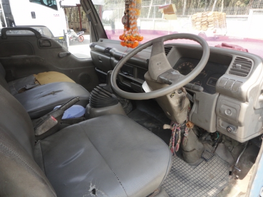 6 ล้อร้้ว ISUZU NPR 120 แรง เครื่อง 4HF1 ฝาขาว มือเดียวจากห้างแท้