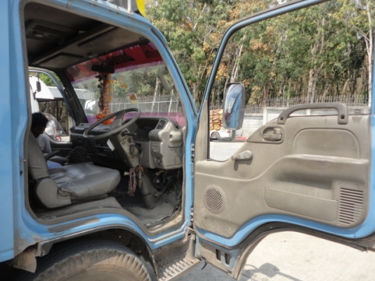 6 ล้อร้้ว ISUZU NPR 120 แรง เครื่อง 4HF1 ฝาขาว มือเดียวจากห้างแท้