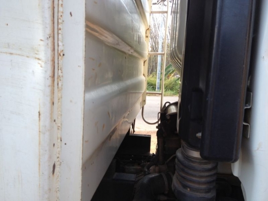 รถอิซูซุ 6 ล้อดั๊ม NPR 150 แรงม้า  ปี 52  สนใจติดต่อ 081 - 6079515