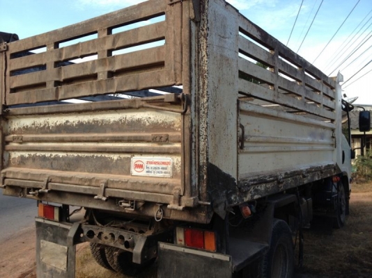 รถอิซูซุ 6 ล้อดั๊ม NPR 150 แรงม้า  ปี 52  สนใจติดต่อ 081 - 6079515