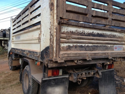 รถอิซูซุ 6 ล้อดั๊ม NPR 150 แรงม้า  ปี 52  สนใจติดต่อ 081 - 6079515