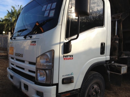 รถอิซูซุ 6 ล้อดั๊ม NPR 150 แรงม้า  ปี 52  สนใจติดต่อ 081 - 6079515