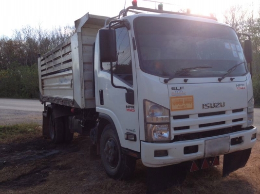 รถอิซูซุ 6 ล้อดั๊ม NPR 150 แรงม้า  ปี 52  สนใจติดต่อ 081 - 6079515
