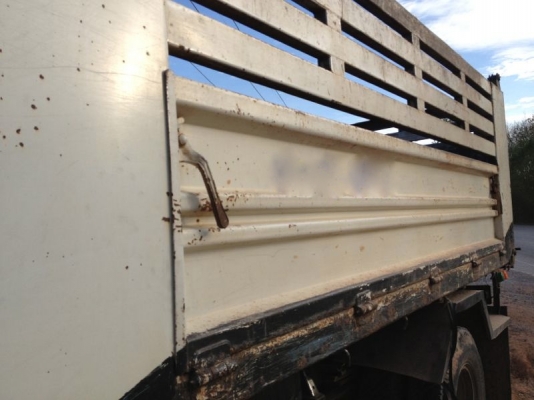 รถอิซูซุ 6 ล้อดั๊ม NPR 150 แรงม้า  ปี 52  สนใจติดต่อ 081 - 6079515