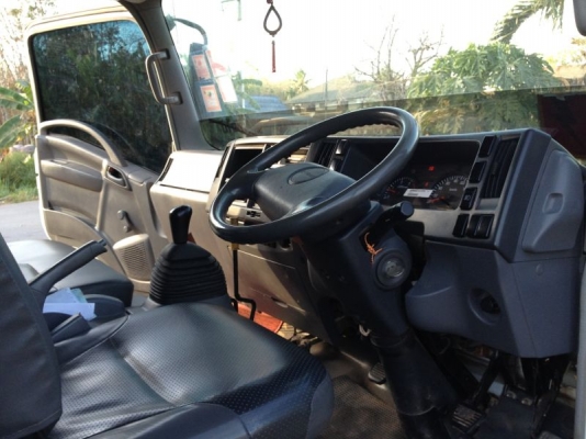 รถอิซูซุ 6 ล้อดั๊ม NPR 150 แรงม้า  ปี 52  สนใจติดต่อ 081 - 6079515