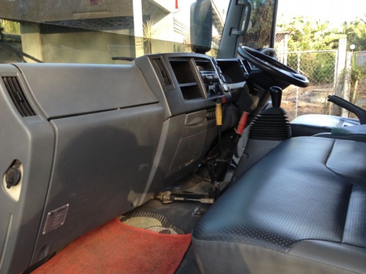 รถอิซูซุ 6 ล้อดั๊ม NPR 150 แรงม้า  ปี 52  สนใจติดต่อ 081 - 6079515