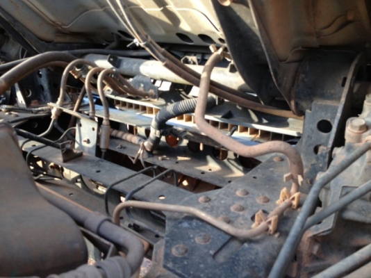 รถอิซูซุ 6 ล้อดั๊ม NPR 150 แรงม้า  ปี 52  สนใจติดต่อ 081 - 6079515