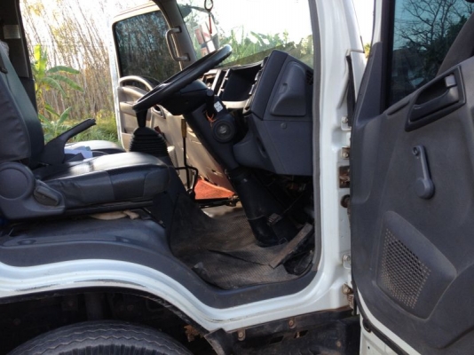 รถอิซูซุ 6 ล้อดั๊ม NPR 150 แรงม้า  ปี 52  สนใจติดต่อ 081 - 6079515