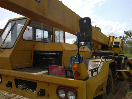 รถเครน 10 ล้อ  KATO  20 ตัน   สนใจติดต่อ 081 - 6079515