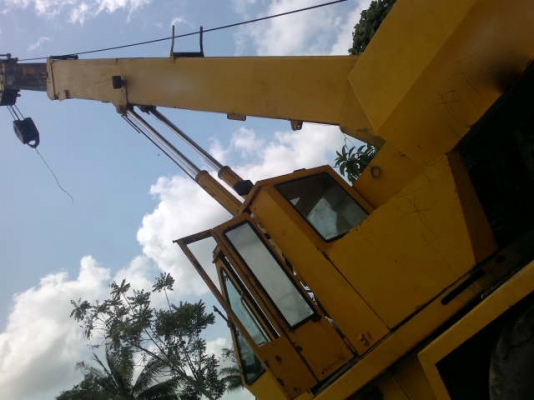 รถเครน 4 ล้อ DROTT 25 ตัน สนใจติดต่อ 081 - 6079515 รถเครน 4 ล้อ DROTT 25 ตัน สนใจติดต่อ 081 - 6079515