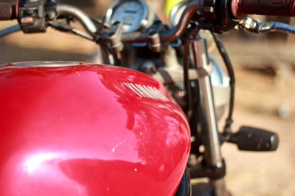 ขอขอบคุณทีมงาน truck2hand และพี่เสือครับ เป็นอย่างสูงครับขาย  YAMAHA-XJ400 Diversion เครื่องดีแรง รถยังสภาพใหม่ๆๆครับ สภาพดีพร้อมขี่