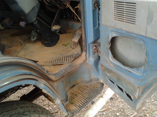 ขาย 6ล้อ ISUZU NPR 115 ห้างแท้ ปี34 JAANPR59LL กรองดำ เกียร์สั้น เครื่อง4BD1 115 แรง แห้ง ไม่หลวม ไม่เยิ้ม คัสซีสวย Fหลัง กระบะพื้นเหล็กคอกไม้ยาว4.30ม. ยาง8.25พร้อมใช้พร้อมลุย ราคาต่อรองได้ครับ